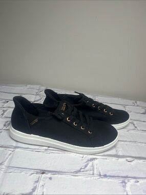 Skecher Black Low-Top Canvas Sneakers with White Sole